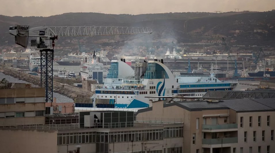 Pollutions transports maritimes et bateaux à quais